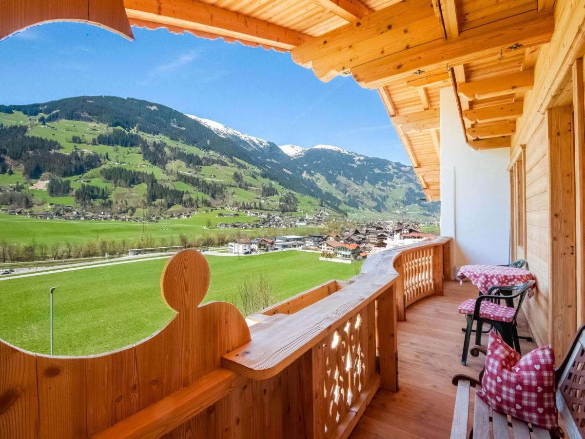 Beautiful Apartment In Ramsau With Balcony Ramsau im Zillertal Eksteriør billede